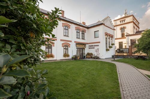 Pivovar Velkopopovický Kozel a restaurace Kozlovna nedaleko Prahy